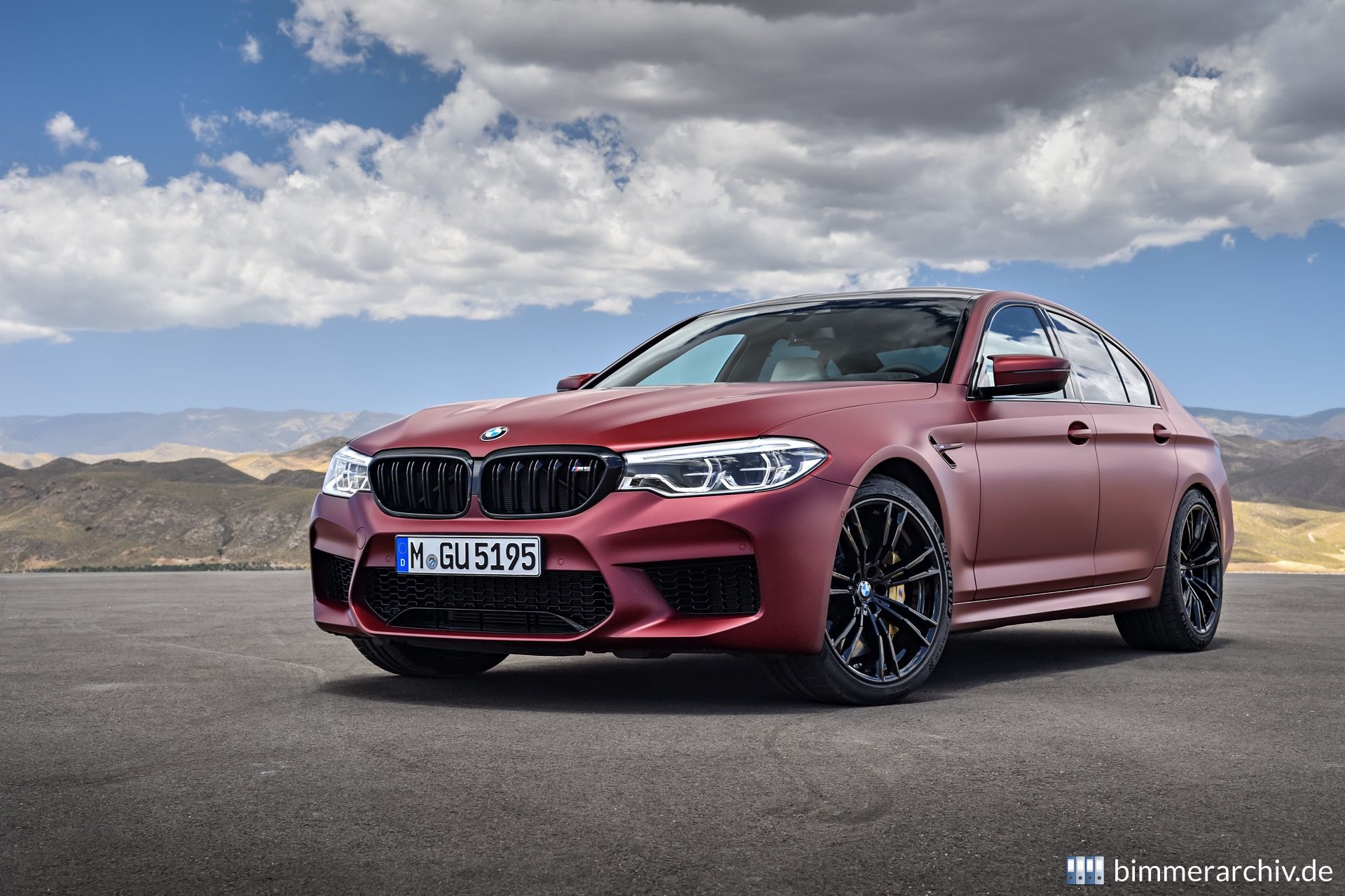BMW M5 Limousine - First Edition