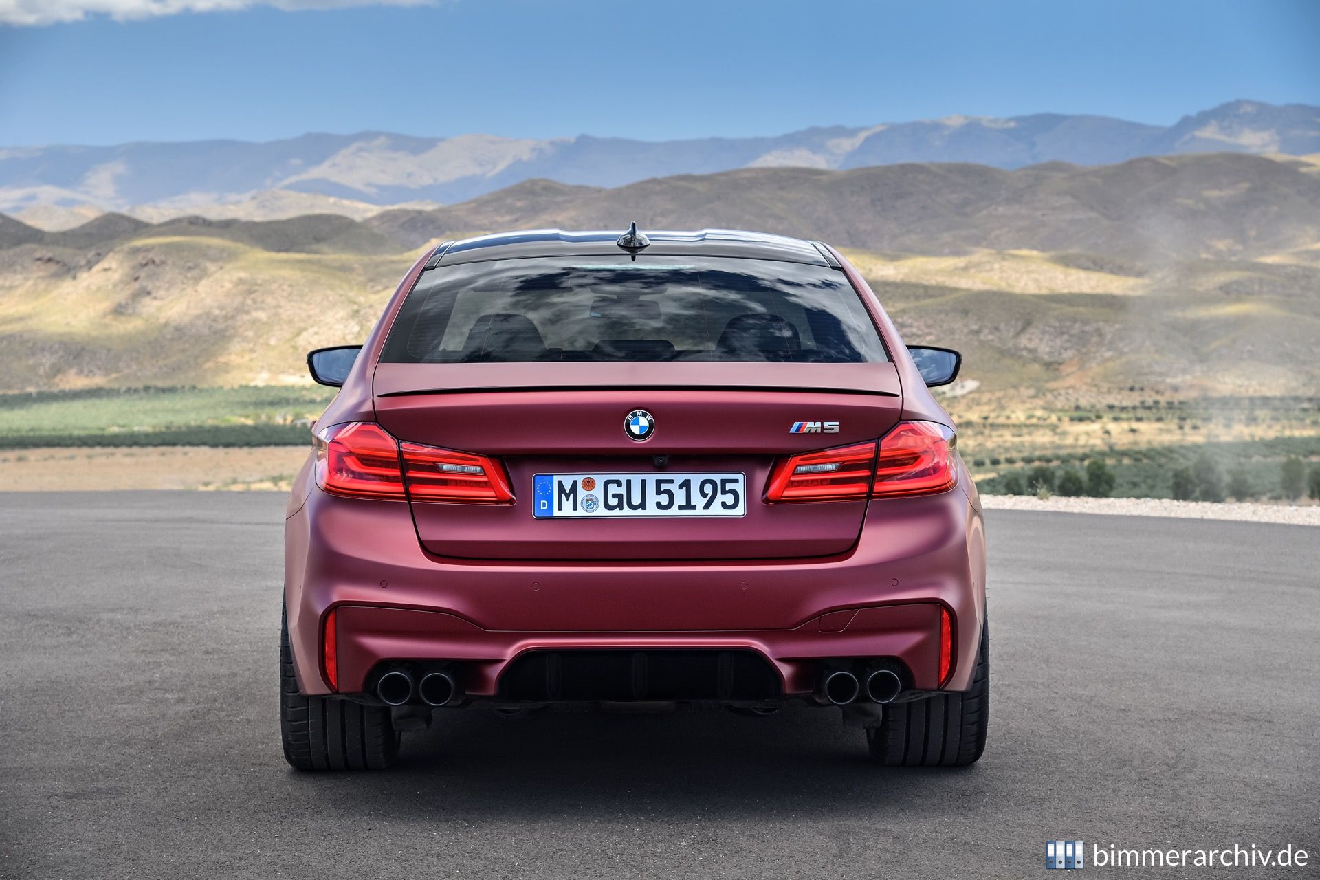 BMW M5 Limousine - First Edition