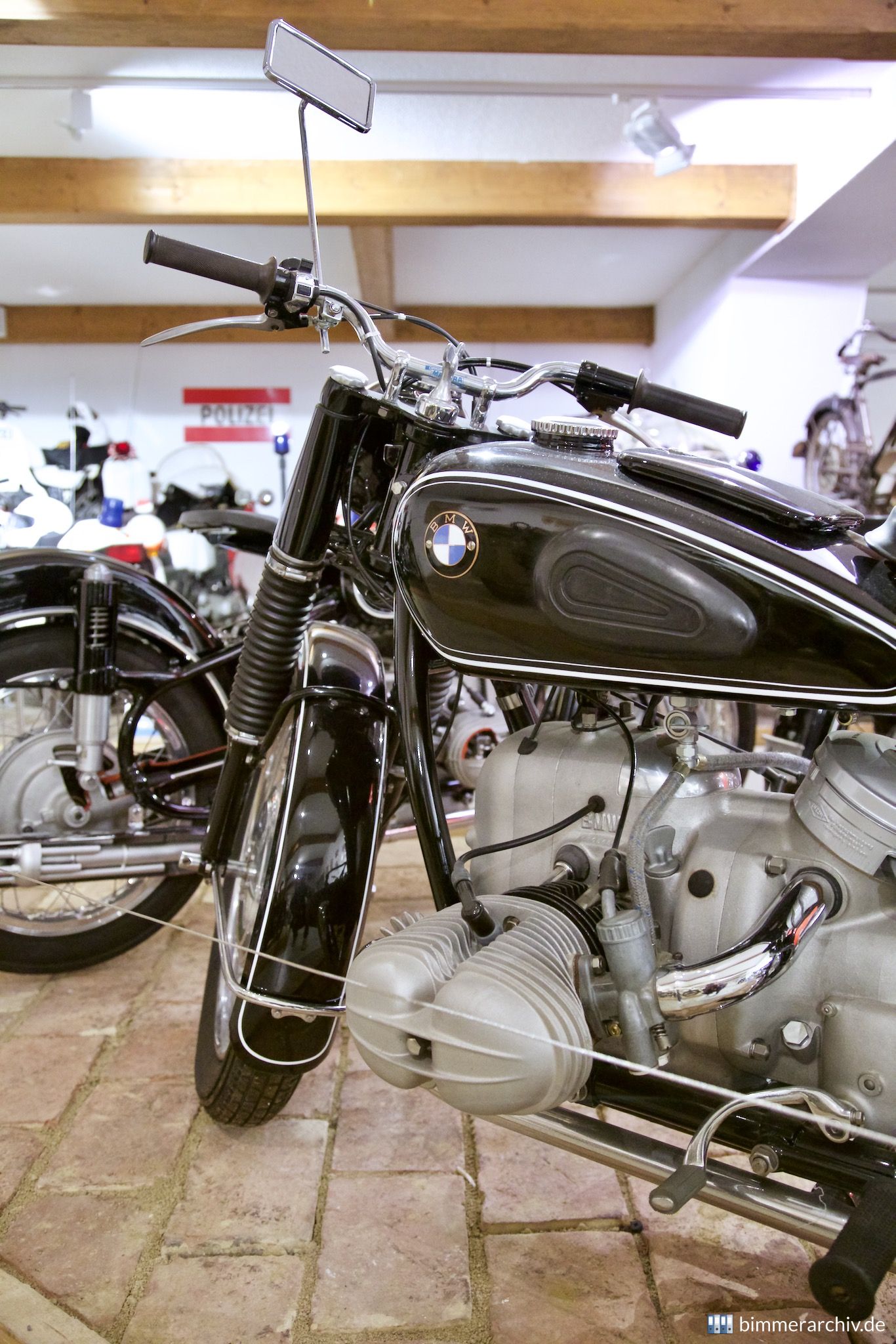 Baureihenarchiv für BMW Fahrzeuge · BMW R 68 · bimmerarchiv.de