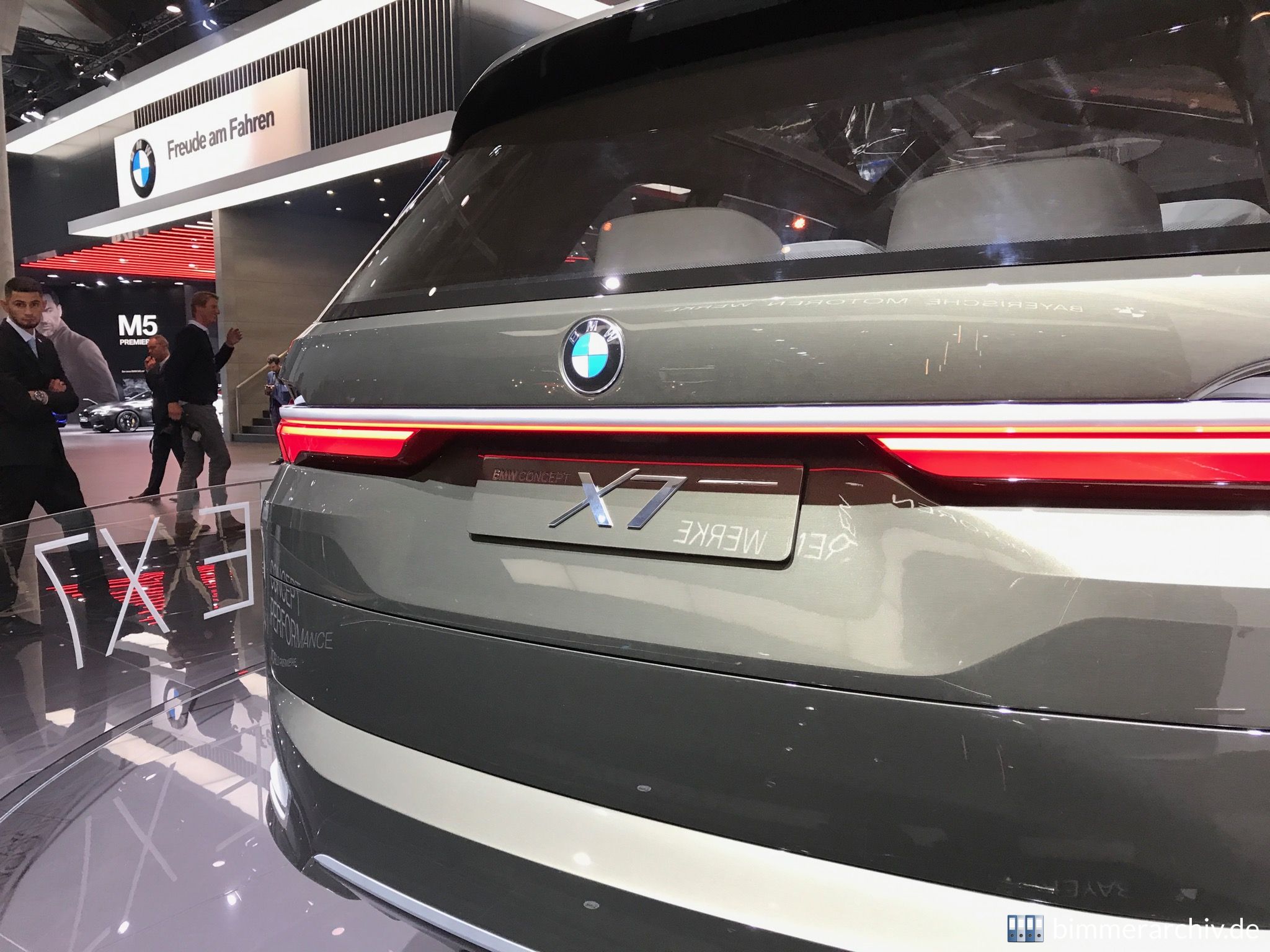 BMW Concept X7 iPerformance