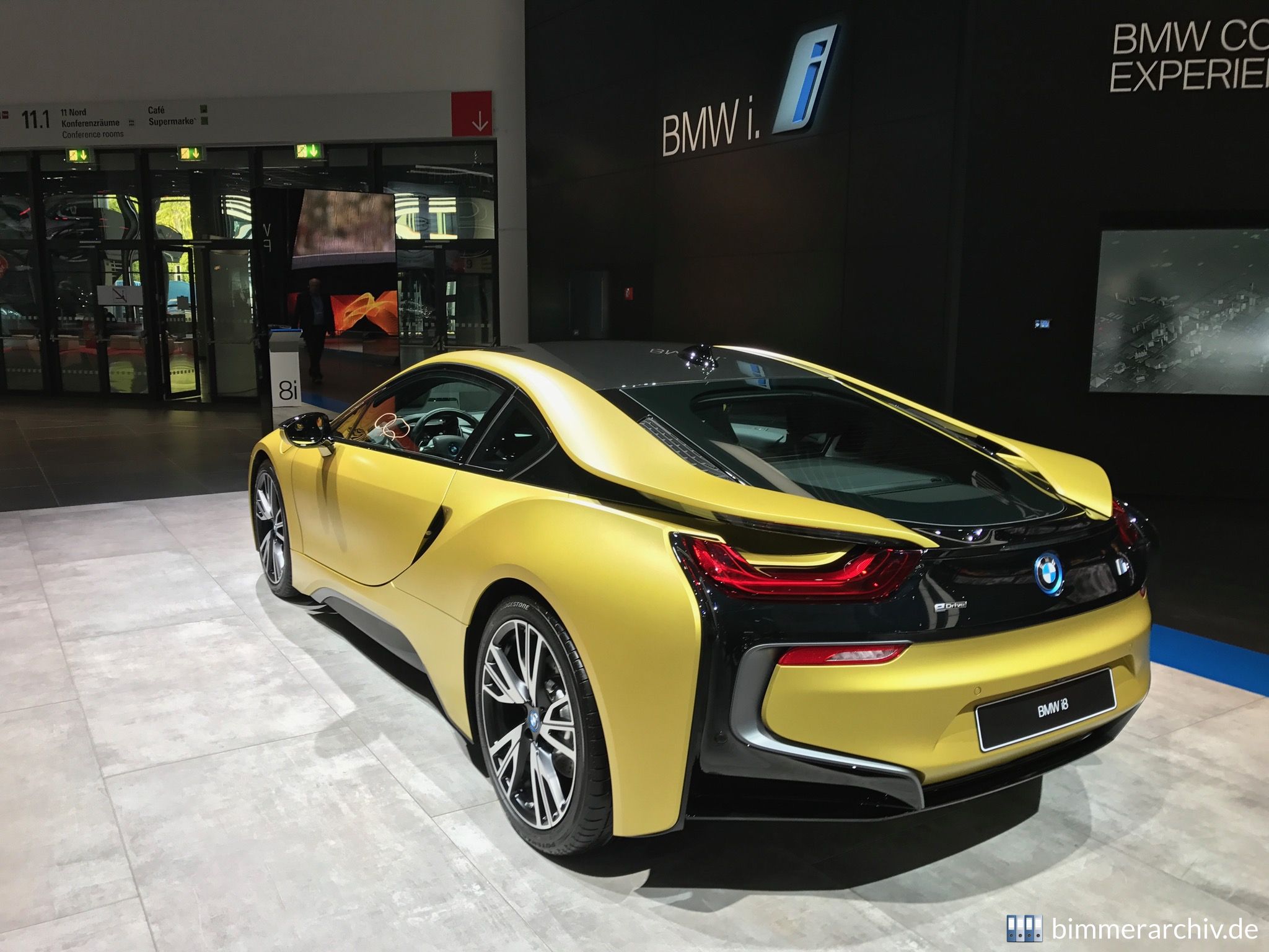 BMW i8