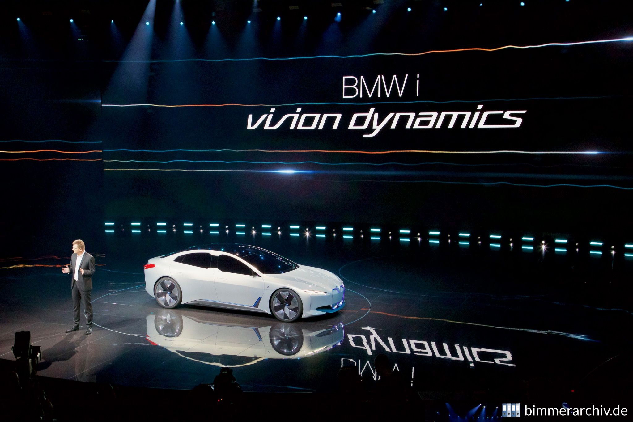 Klaus Fröhlich und der BMW i Vision Dynamics