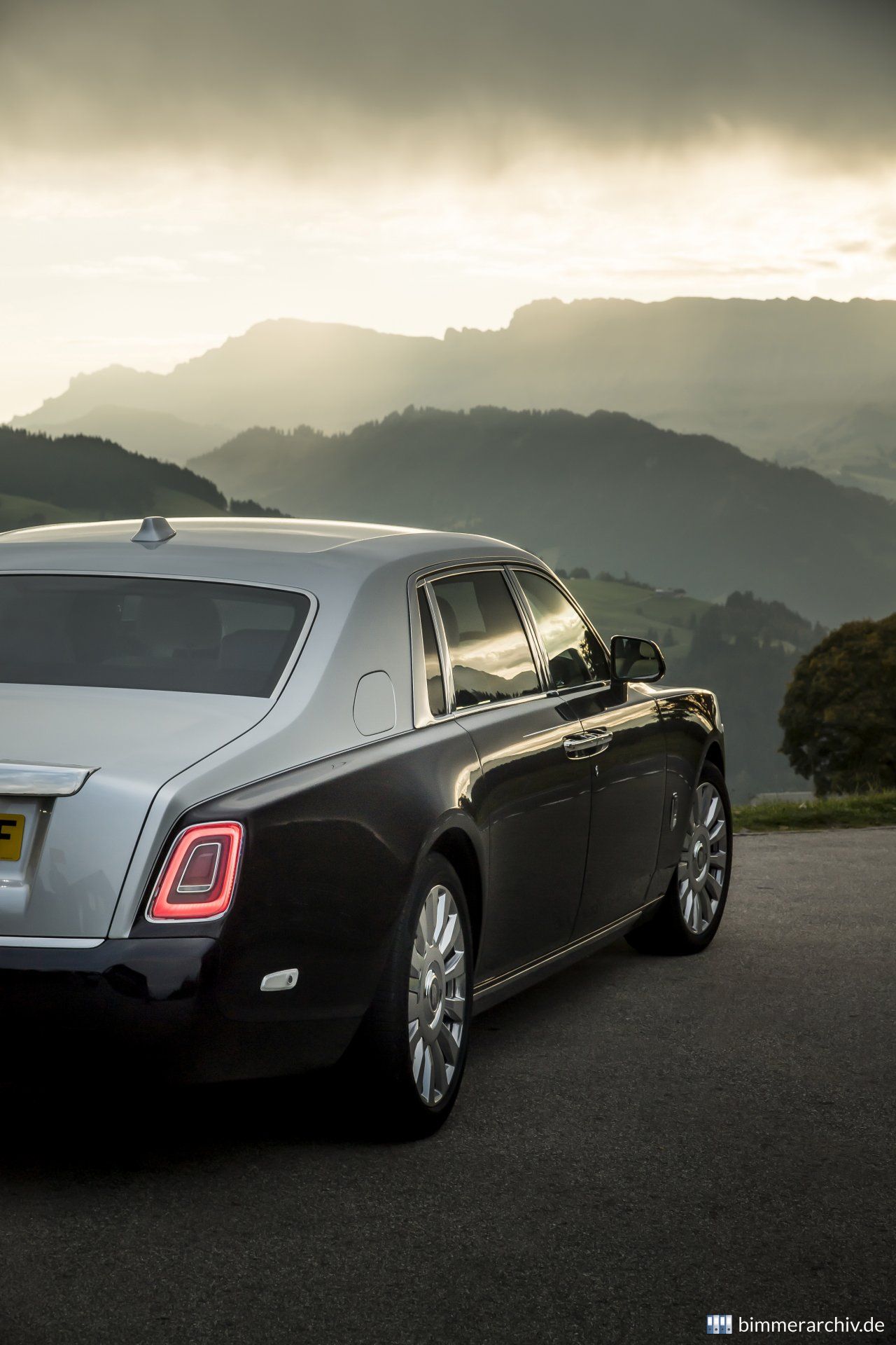 Rolls-Royce Phantom VIII - Extended Wheelbase
