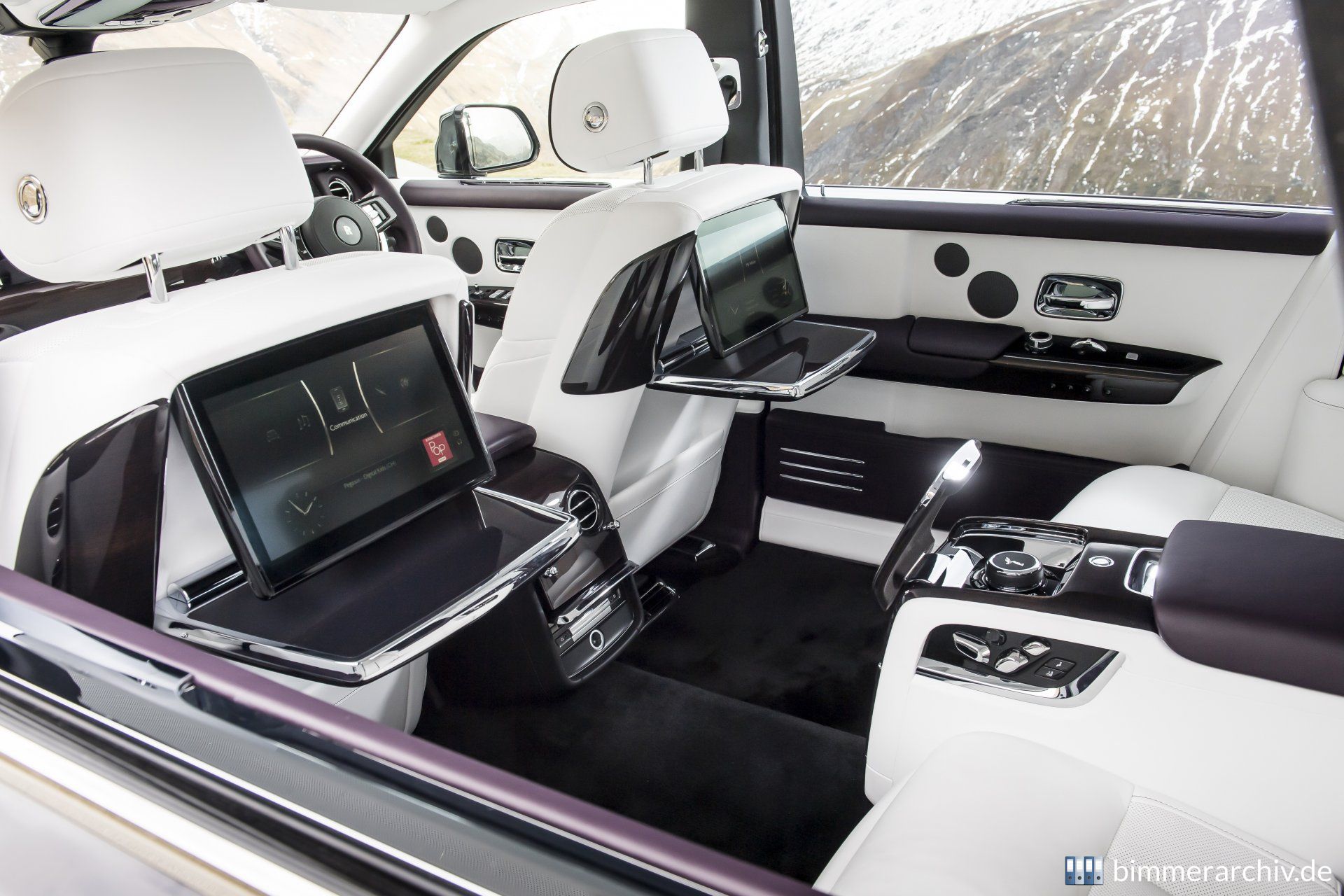 Rolls-Royce Phantom VIII - Extended Wheelbase