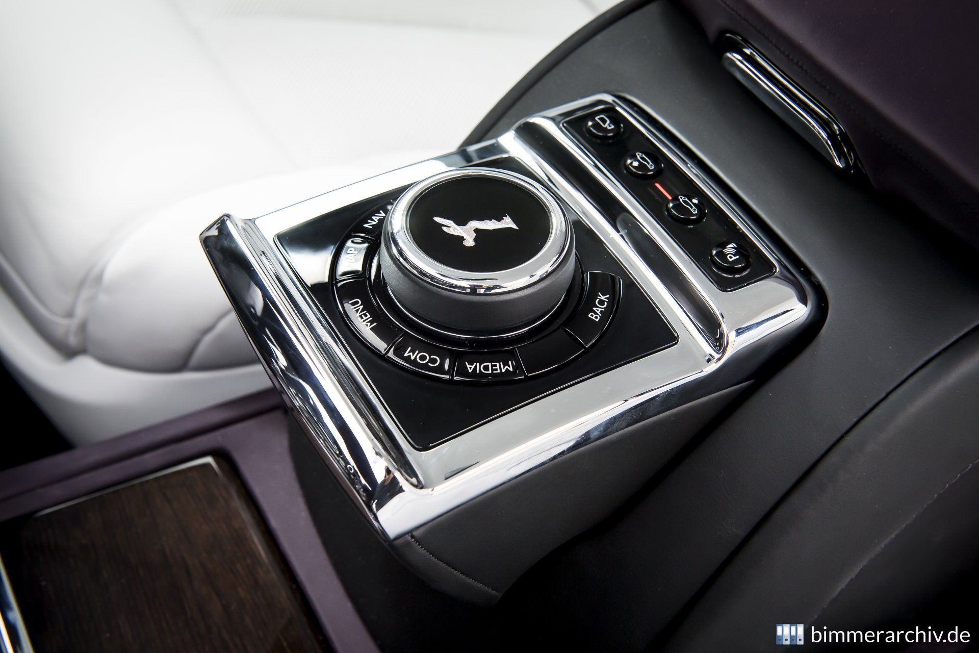 Rolls-Royce Phantom VIII - Extended Wheelbase