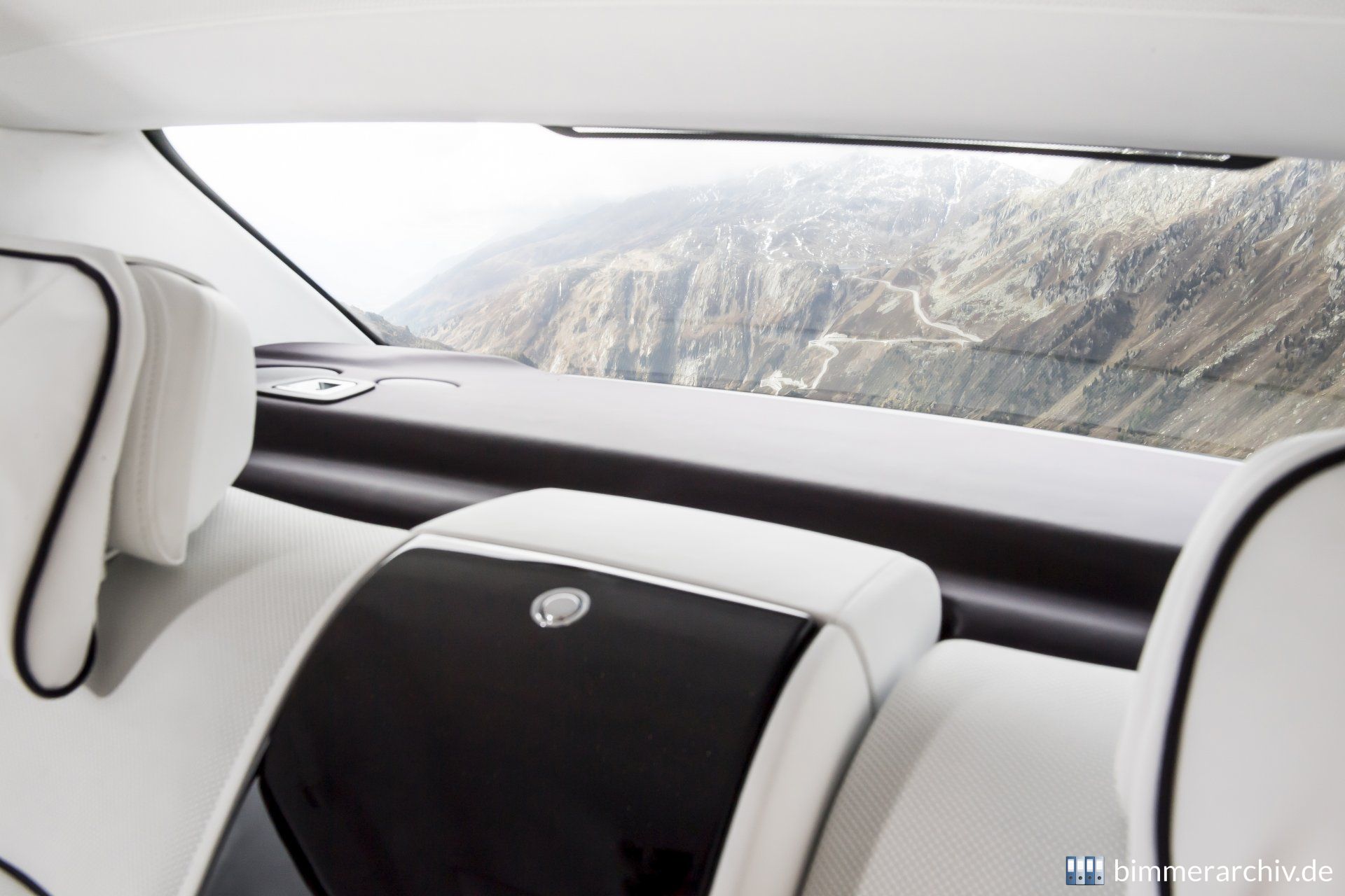 Rolls-Royce Phantom VIII - Extended Wheelbase