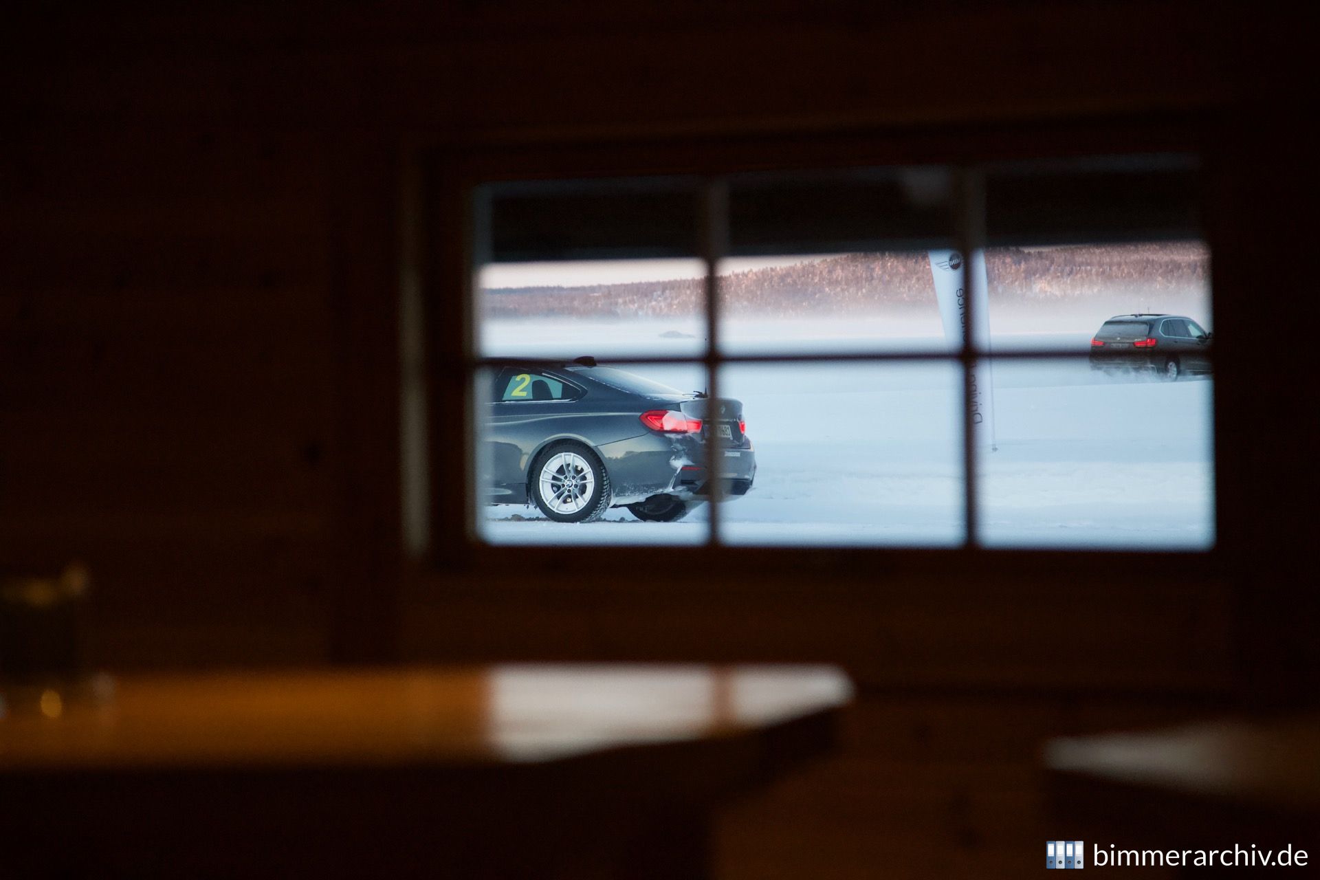 BMW M4 Coupé - Blick vom Tipi