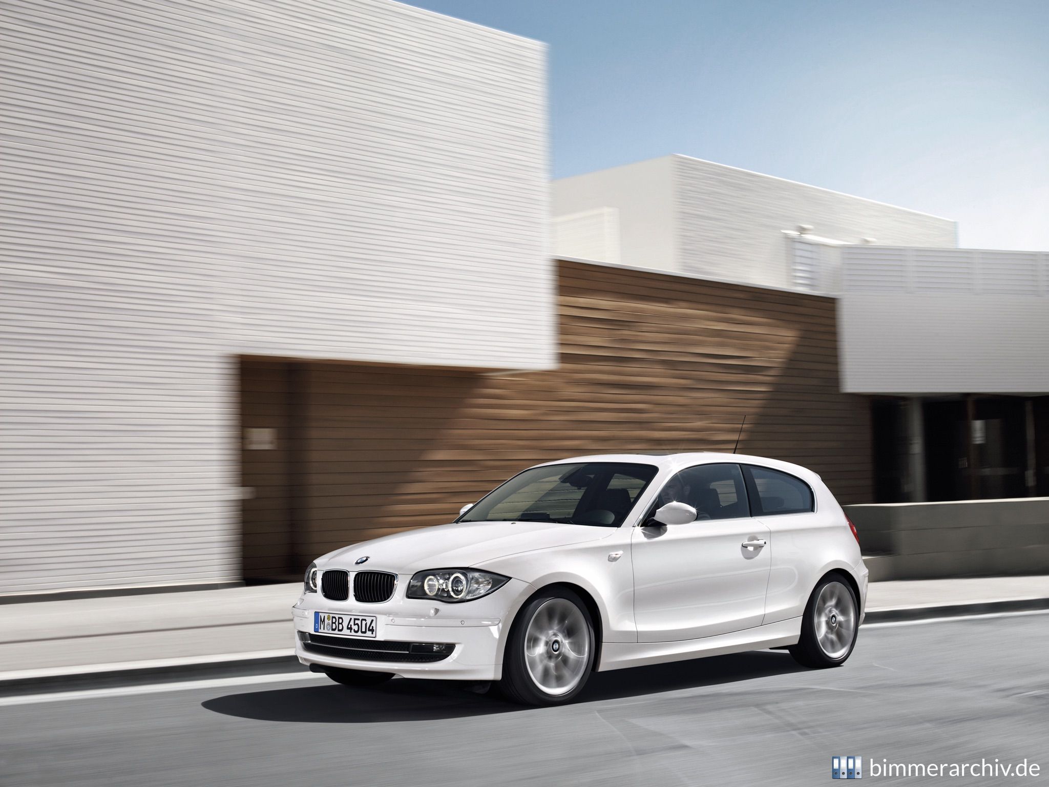 Бмв 1 модели. BMW 1. BMW 120i. BMW serie 1. БМВ х1 хэтчбек.