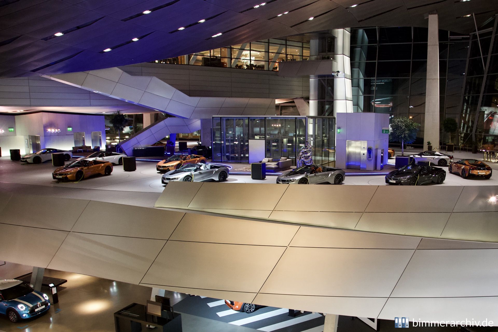 BMW Welt bei Nacht