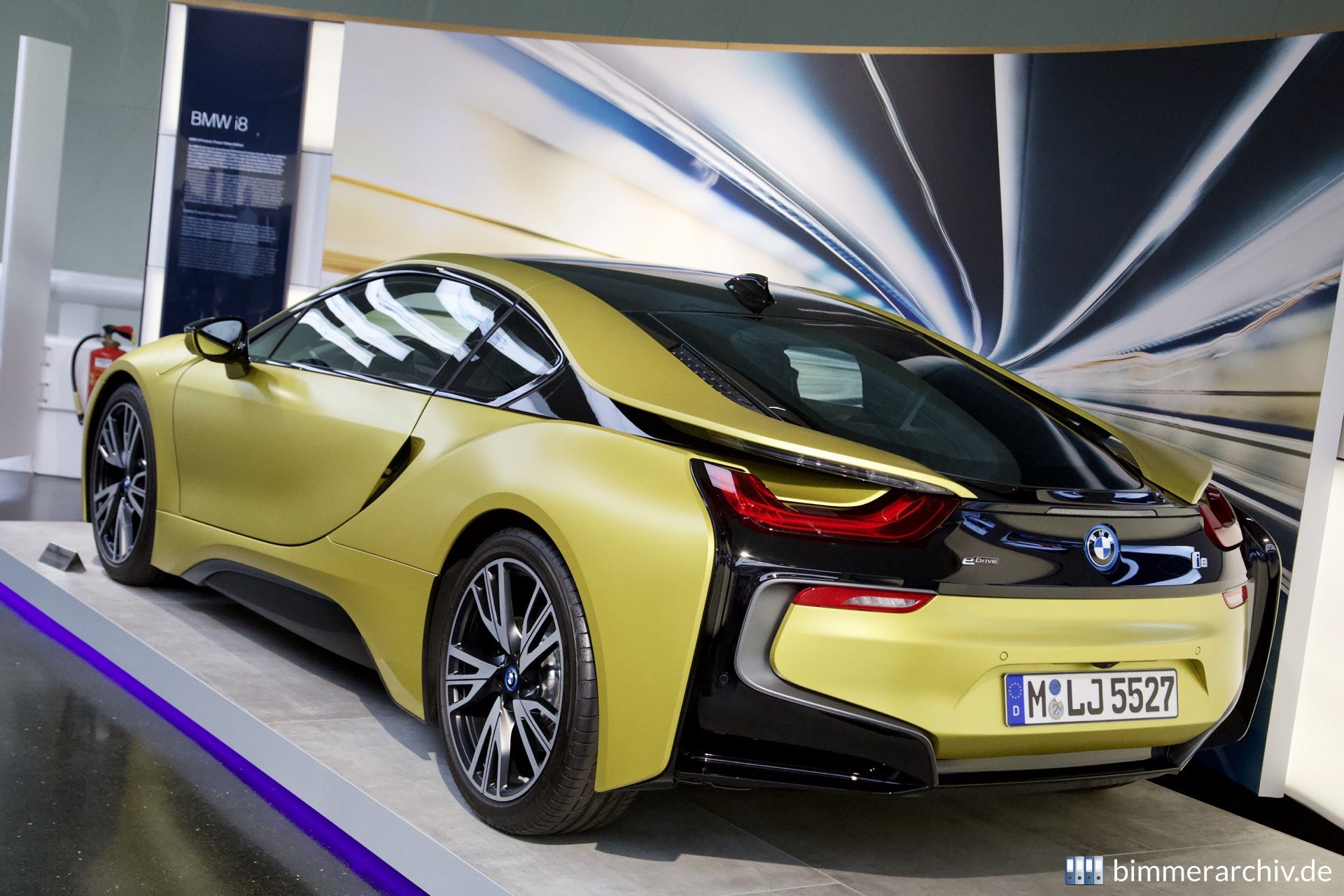 BMW i8 - Protonic Frozen Yellow Edition