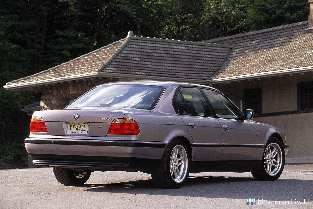 BMW 740i