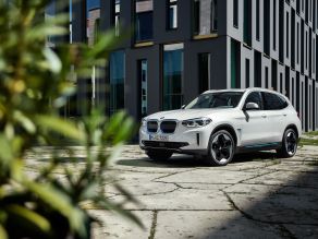 BMW iX3