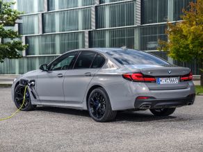 BMW 545e xDrive Limousine