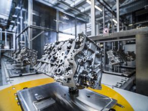Neues Montageband für Benzinmotoren im BMW Group Werk Steyr