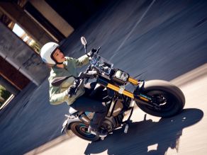 BMW CE 02