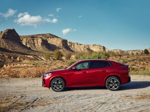 BMW iX2 xDrive30