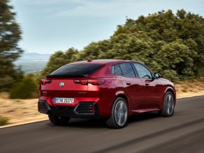 BMW iX2 xDrive30