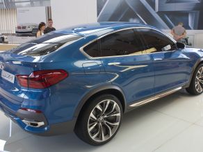 BMW Concept X4 in der BMW Welt