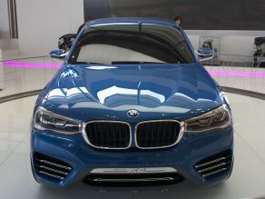 BMW Concept X4 in der BMW Welt