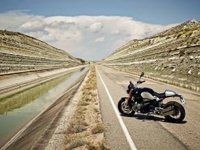 BMW R nineT