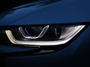 BMW i8, Laserlicht