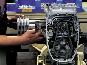 BMW Werk Berlin - Montage Boxermotoren
