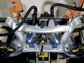 BMW Werk Dingolfing - Alu-Schweißen Hinterachse 5er