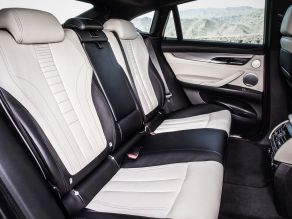 BMW X6 M50d - Interieurdesign Pure Extravagance Elfenbein