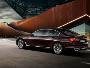 BMW M760Li xDrive V12 Excellence
