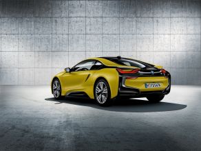 BMW i8 Protonic Frozen Yellow Edition