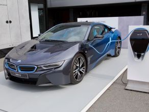 BMW i8 - Garage Italia Customs