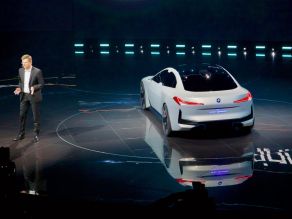 Klaus Fröhlich und der BMW i Vision Dynamics
