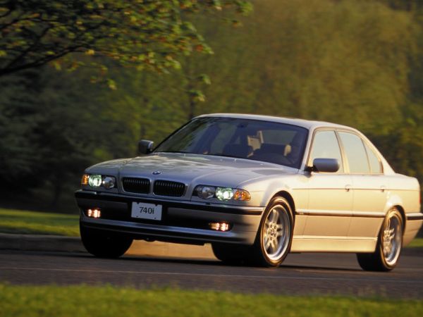 BMW 740i