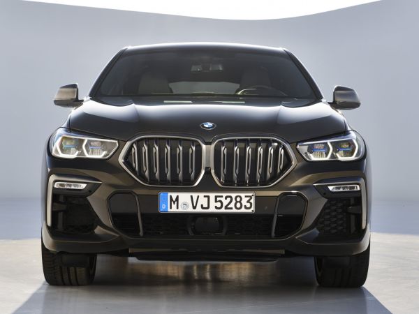 BMW X6 M50i