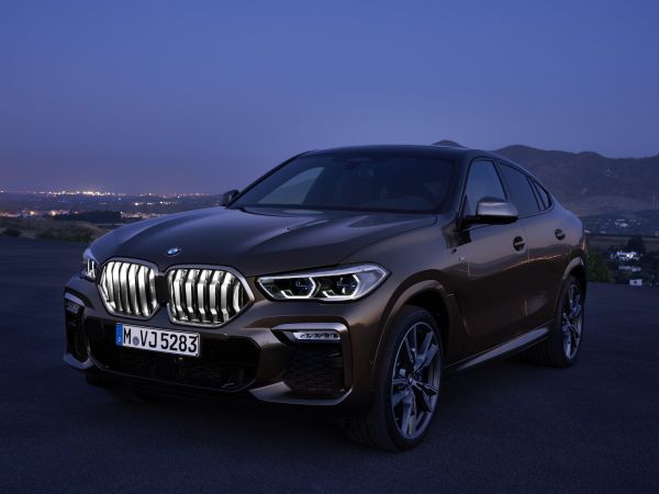 BMW X6 M50i