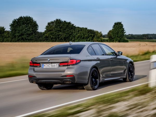 BMW 545e xDrive Limousine