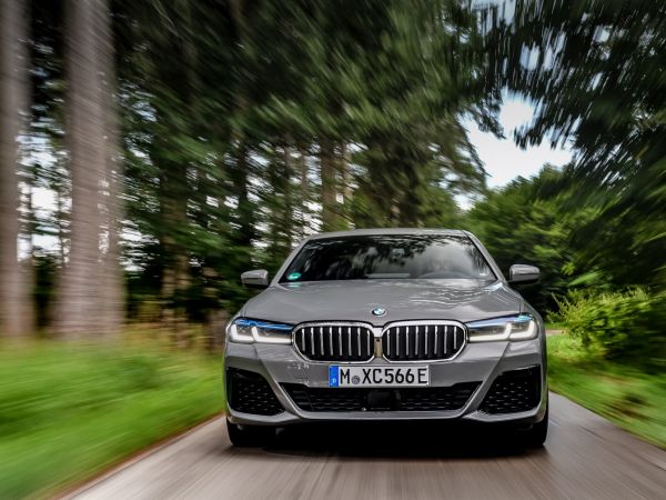BMW 545e xDrive Limousine