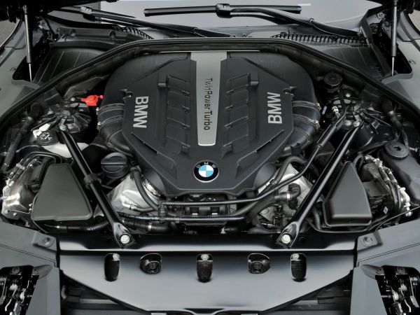 BMW 750Li - N63