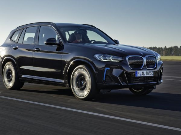 BMW iX3