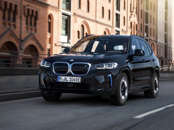 BMW iX3