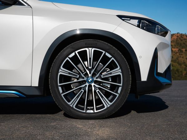BMW iX1 xDrive30