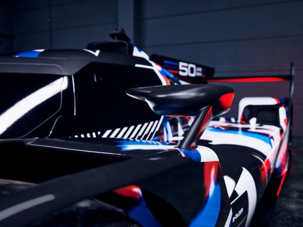BMW M Hybrid V8