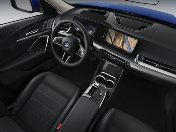BMW iX1