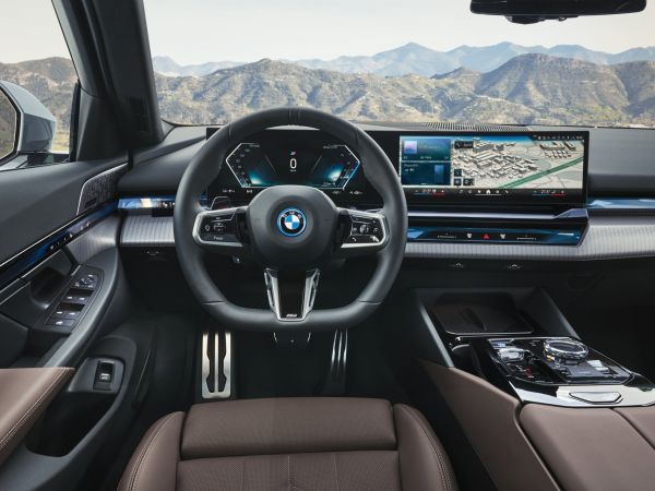 BMW i5 eDrive40