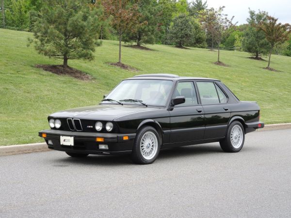 BMW M5 1988