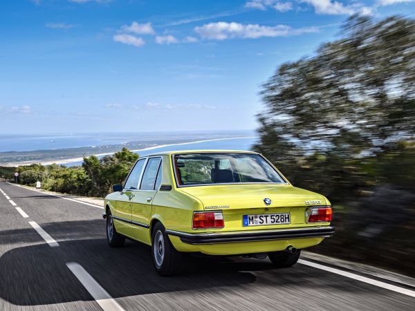 BMW 528