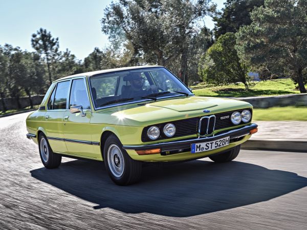 BMW 528