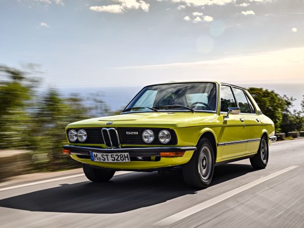 BMW 528