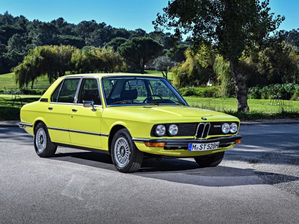 BMW 528