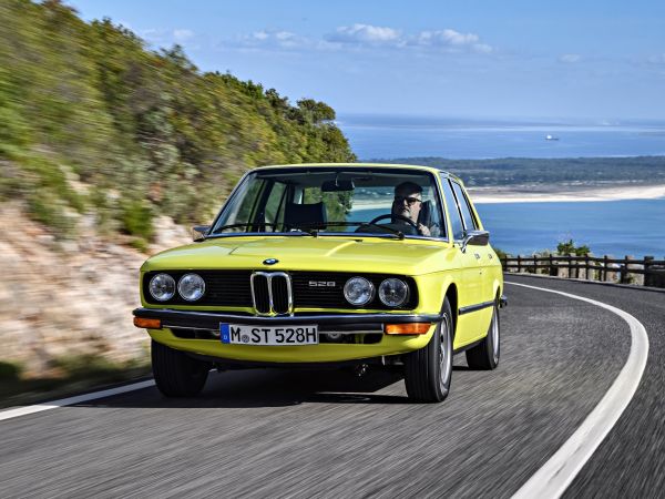 BMW 528